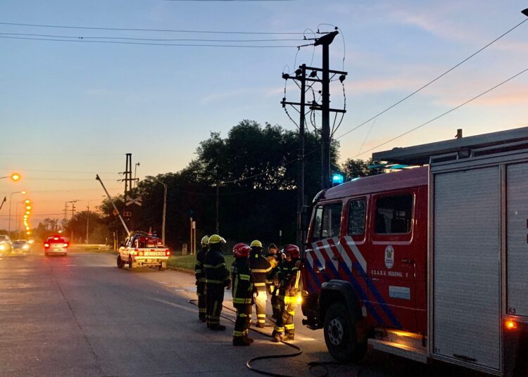 Emergencia en Cañada de Gómez: Bomberos y Policía Actúan Rápidamente Ante Pérdida de GNC en Ford Ranger