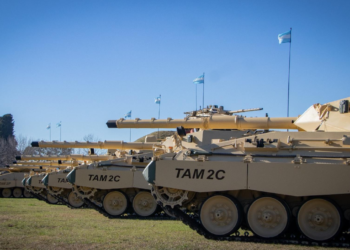 El Ejército entrega el primer escuadrón de tanques TAM 2C-A2 a la fuerza operativa