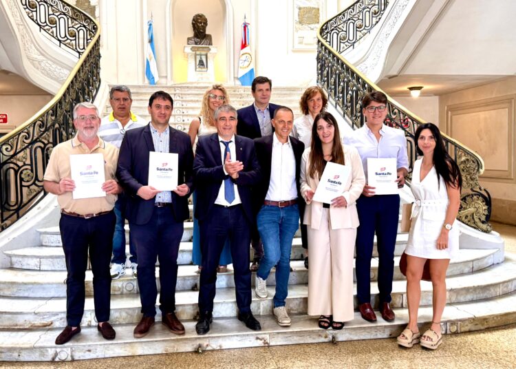 El intendente Chale firmó un convenio en el marco del “Plan Brigadier” destinado a avanzar con el Plan Integral de Iluminación