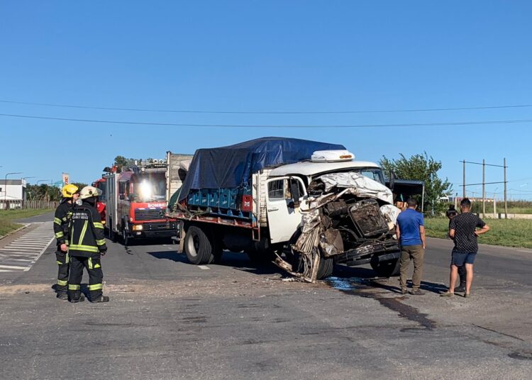 Choque entre dos camiones sobre el cruce de Ruta 9 y Ruta 91