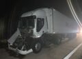 Accidente en la Autopista Rosario-Córdoba: Dos camiones colisionan en el km 355 y uno de los choferes resulta herido