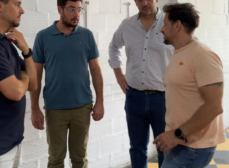 Chale recibió a autoridades provinciales para recorrer las instalaciones y entregar donaciones a la Asociación Nazareth