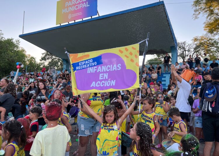 Las colonias de vacaciones y escuelas de verano se juntaron en el Parque Municipal