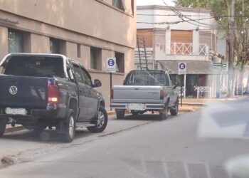 Cañada de Gómez: Informan que varios vehiculos obstruyen el estaciomiento eclusivo para ambulancias en dependencias de salud
