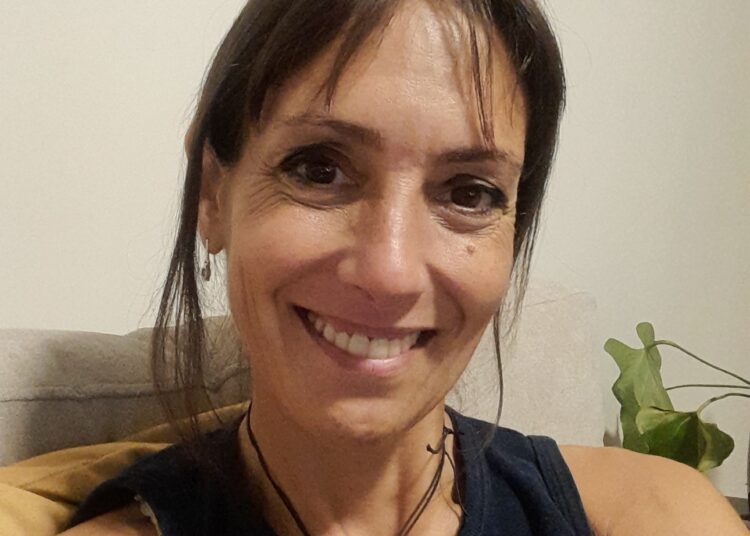 La escritora y periodista Gisela Colombo se incorpora al staff de columnistas de La Imprenta