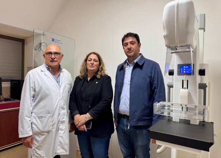 Chale y la ministra de salud pusieron en funcionamiento el nuevo mamógrafo en el Hospital San José de Cañada de Gómez