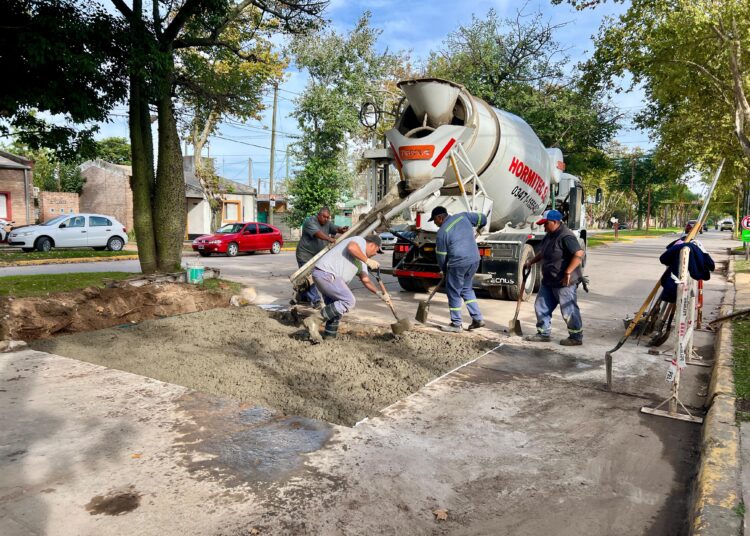La Municipalidad de Cañada de Gómez continúa con su plan integral de conservación de pavimentos, implementando trabajos de bacheo rígido