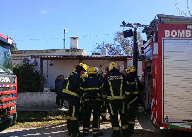 Se derrumbó el techo de la habitación de una vivienda en zona sur de la ciudad