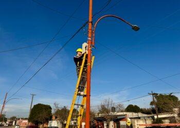 La municipalidad de Cañada de Gómez continúa la ampliación del sistema de videovigilancia colocando 44 cámaras en el sur de la ciudad