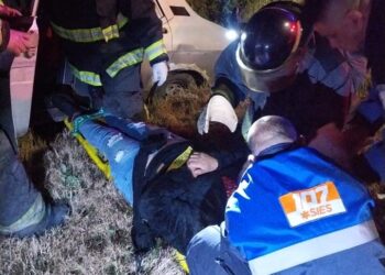 Monte Vera: Bomberos Zapadores de Santa Fe rescataron a una mujer tras un accidente vial
