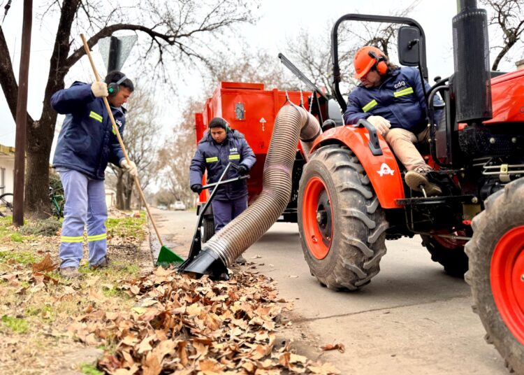 La Municipalidad de Cañada de Gómez sumó una nueva máquina aspiradora y trituradora de hojas