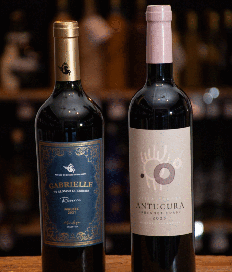 EL FRÍO TRAE ENCUENTROS Y CINE EN CASA, Y CLUB DE DI DINÈE TE ACONSEJA TENER ESTAS DOS OPCIONES EN TU CAVA DE VINOS PARA DISFRUTARLOS