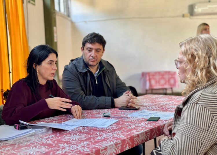 Entregaron escrituras a 11 familias de Cañada de Gómez