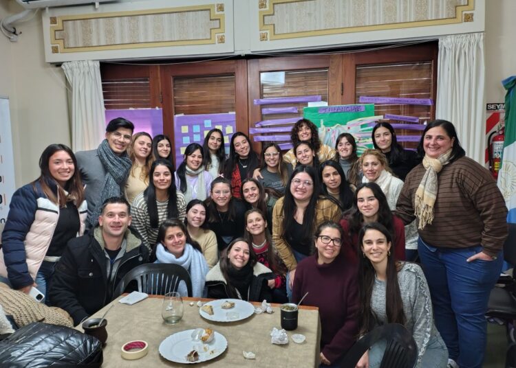 Encuentro del programa «UNO a UNO» en la Casa del Senado de Cañada de Gómez