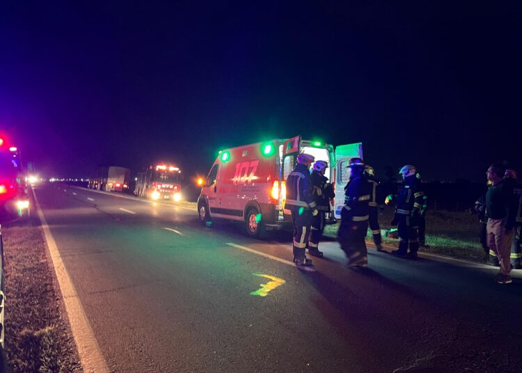 Accidente entre una moto y un automóvil en la Ruta Nacional 9 y la localidad de Bustinza, jurisdicción de Cañada de Gómez