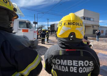 Bomberos de Cañada de Gómez están colaborando en un siniestro ocurrido este mediodía en la ciudad de Totoras