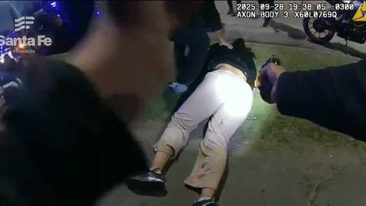 (VIDEO) En Rosario se dio el uso de la pistola Taser por primera vez