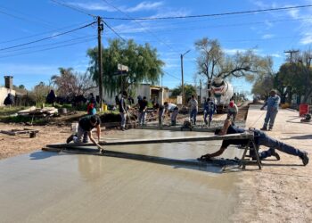 La municipalidad de Cañada de Gómez completó la tercera cuadra de pavimento en calle Maipú