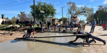 La municipalidad de Cañada de Gómez completó la tercera cuadra de pavimento en calle Maipú