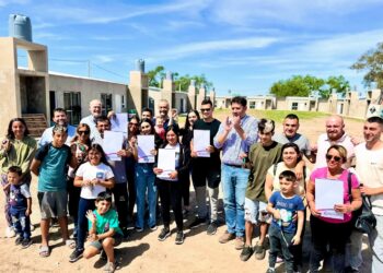La Municipalidad de Cañada de Gómez realizó la entrega de seis de las 24 Viviendas