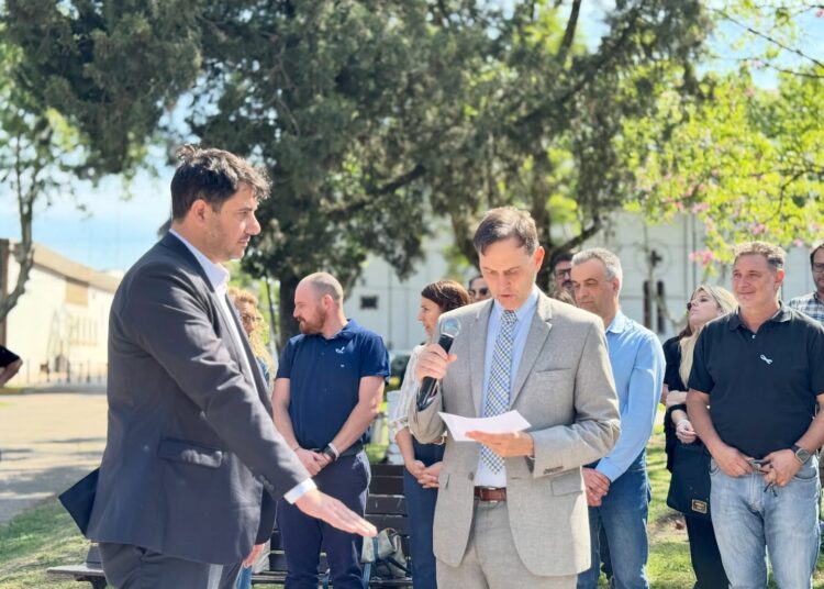 El intendente Matías Chale juró la nueva Constitución de la provincia de Santa Fe y tomó juramento a concejales, gabinete y abanderados