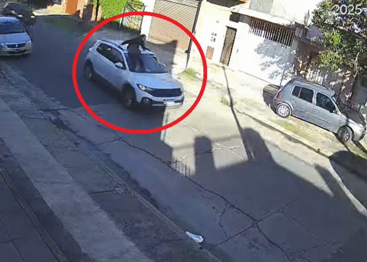 Hurlingham (Buenos Aires): Conductora arrastró en su capot a un hombre por una discusión de tránsito