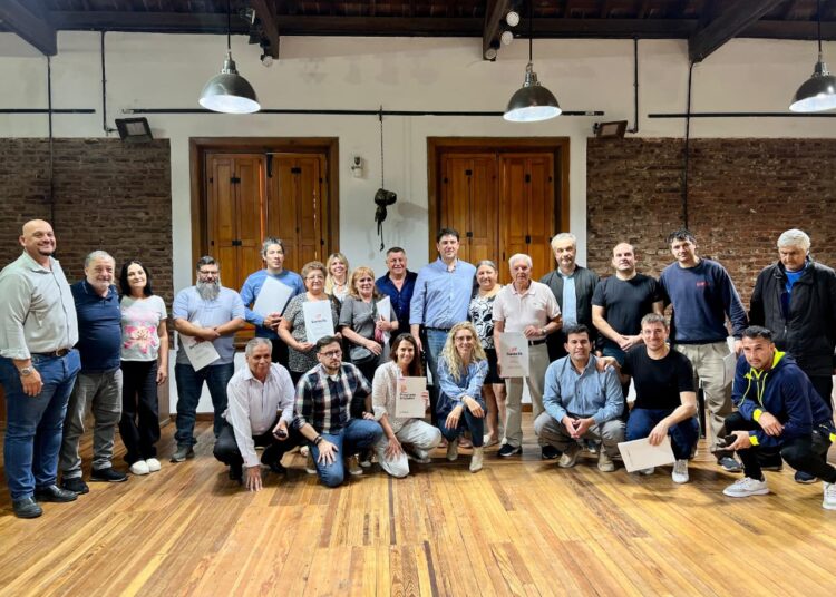 Chale firmó nuevos convenios con la provincia: más obras y acompañamiento para la ciudad