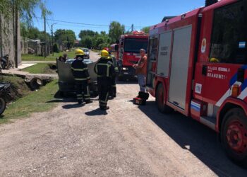 Cañada de Gómez: Explosión e incendio de un automóvil en Pringles y Callao