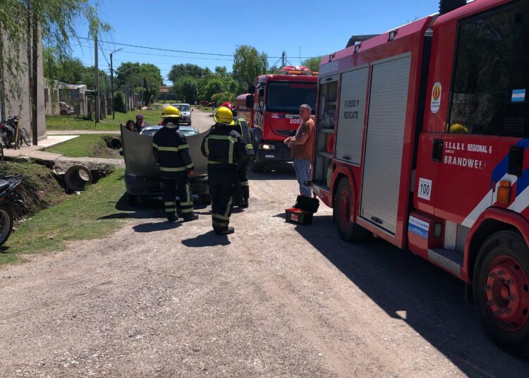 Cañada de Gómez: Explosión e incendio de un automóvil en Pringles y Callao