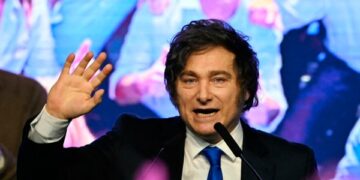 El Cisne Violeta – Por José Mayero