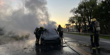 Detalles del incendio de vehículo en Ruta 9 y Mitre de Cañada de Gómez