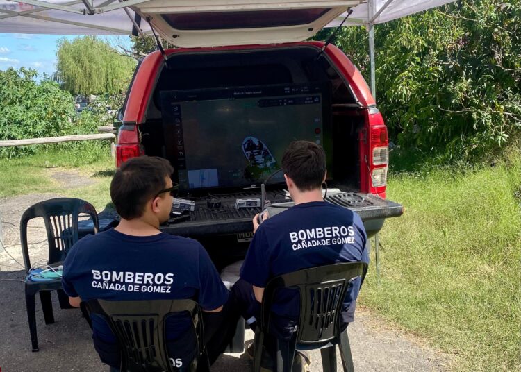 Bomberos de Cañada de Gómez colaboran en la búsqueda de un adolescente de 15 años en San Lorenzo