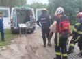 Bomberos de Cañada de Gómez asistieron en zona rural a una mujer mayor que necesitaba ser trasladada de manera urgente para su internación