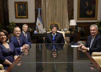 El Presidente Milei se reunió con el Embajador de los Estados Unidos de América, Peter Lamelas