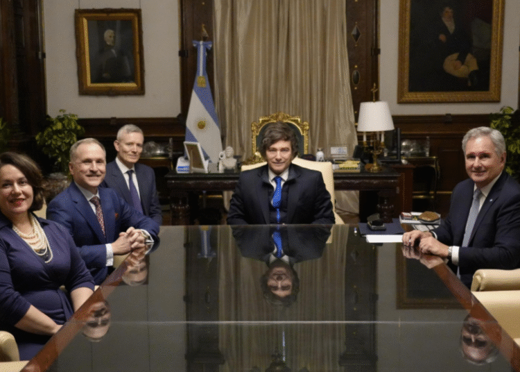 El Presidente Milei se reunió con el Embajador de los Estados Unidos de América, Peter Lamelas