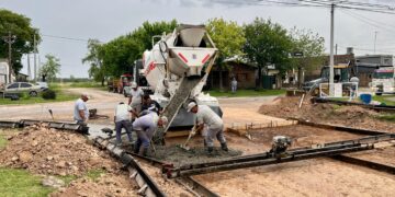 La municipalidad de Cañada de Gómez avanza el pavimento de calles en la zona norte de la ciudad