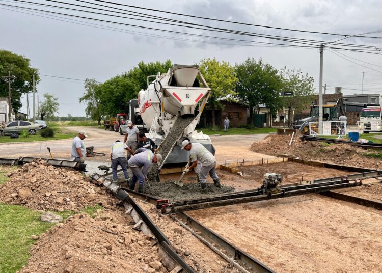 La municipalidad de Cañada de Gómez avanza el pavimento de calles en la zona norte de la ciudad