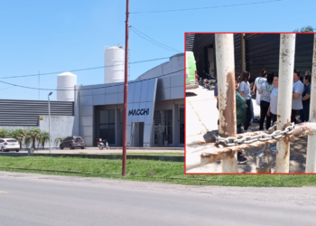 Cañada de Gómez: (VIDEO) Fuerte reclamo de empleadas de la empresa Macchi Textil por falta de pago de salarios