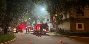 (Video) Incendio en la ex curtiembre el cual estaba ocupado por personas en situación de calle