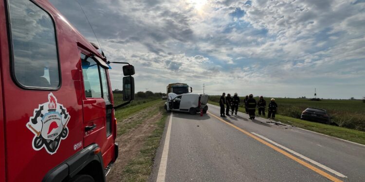 Accidente de tránsito entre dos vehículos sobre ruta 91