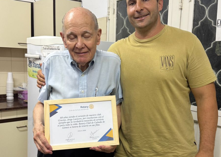 Rotary Club de Cañada de Gómez celebró y entregó Reconocimiento a una vida de servicio
