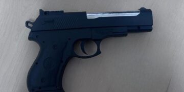 Rafaela: La brigada motorizada secuestraron una réplica de pistola desde un establecimiento escolar de la ciudad