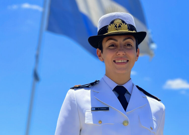 Teniente de Corbeta Brenda Abigail Sardina de Santa Fe: “No me veo teniendo otra especialidad que no sea maquinista”
