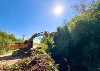 La Municipalidad de Cañada de Gómez avanza con trabajos de contención hídrica en el camino Campo Marinsalta
