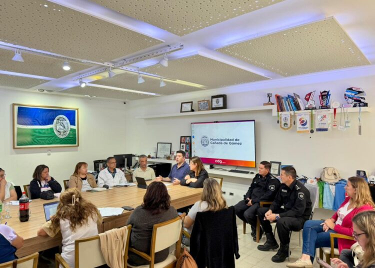 CAÑADA DE GÓMEZ IMPULSA ACCIONES CONJUNTAS ANTE AMENAZAS VIRTUALES EN EL ÁMBITO ESCOLAR