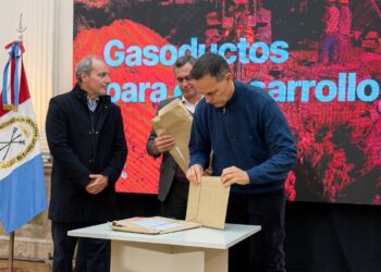 Avanza la llegada del gas natural a las localidades de Iriondo sobre la Ruta Nacional Nº 34