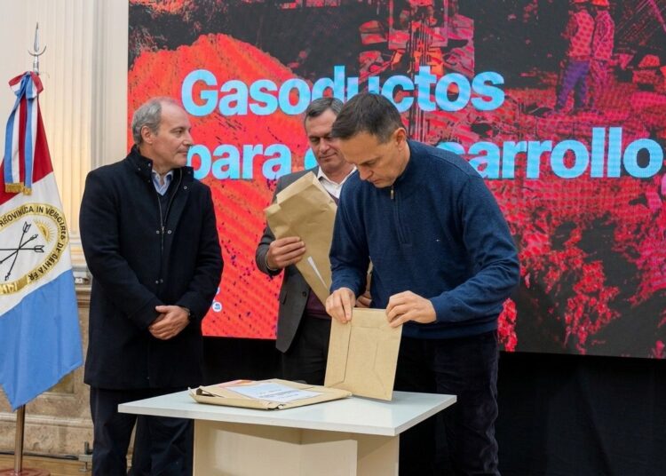 Avanza la llegada del gas natural a las localidades de Iriondo sobre la Ruta Nacional Nº 34