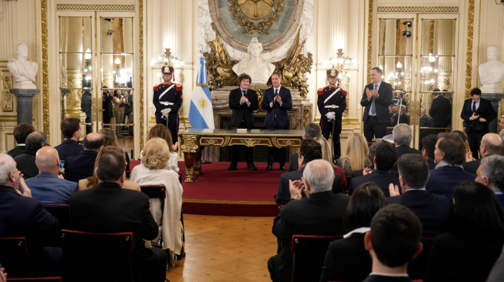 El Presidente Milei tomó juramento a Diego Santilli como nuevo Jefe de Gabinete