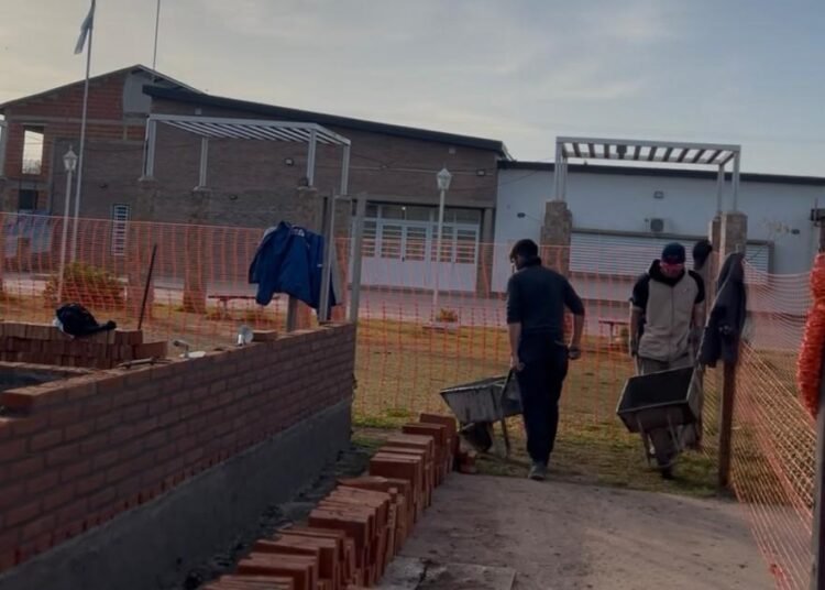 Cañada de Gómez: Comenzó la construcción de una nueva aula en la Escuela Rafael Figueroa