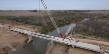 Avance histórico en el desvío Giardino: se montaron las vigas del nuevo puente sobre el Río Carcarañá